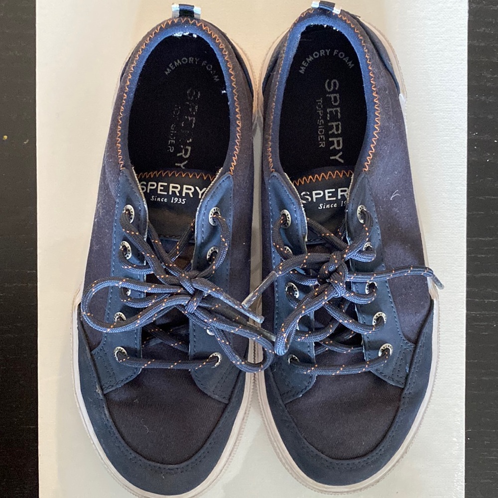 Kids Sperry canvas sneakers. Excellent condition. Only worn once.